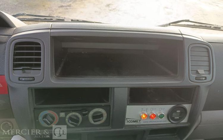 NISSAN NT400 AVEC NACELLE COMET 30FT00003 16M – 1464 HEURES – 37910 KMS – ANNEE 2017 BLEU EP-833-BD