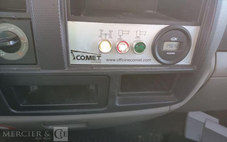 NISSAN NT400 AVEC NACELLE COMET 30FT00003 16M – 1464 HEURES – 37910 KMS – ANNEE 2017 BLEU EP-833-BD