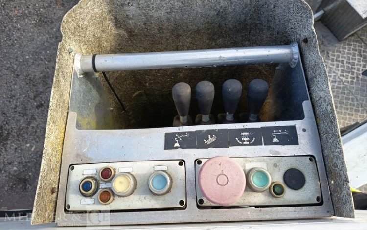 NISSAN NT400 AVEC NACELLE COMET 30FT00003 16M – 1464 HEURES – 37910 KMS – ANNEE 2017 BLEU EP-833-BD