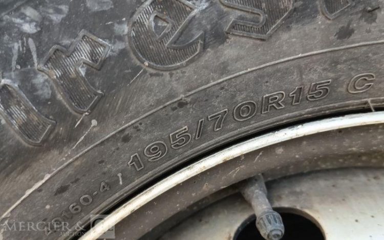 NISSAN NT400 AVEC NACELLE COMET 30FT00003 16M – 1464 HEURES – 37910 KMS – ANNEE 2017 BLEU EP-833-BD