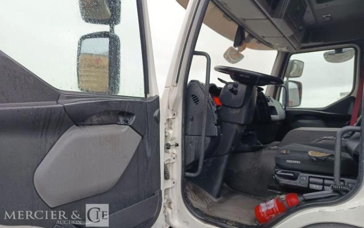 RENAULT D26 WIDE P6X2 BACHE AVEC HAYON DHOLLANDIA – PTAC 19 TONNES – DIESEL – ANNEE 2017 BLANC EP-942-ZH