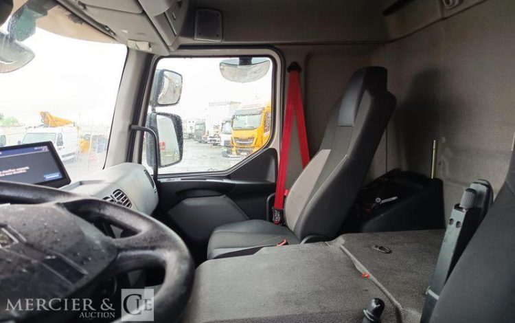 RENAULT D26 WIDE P6X2 BACHE AVEC HAYON DHOLLANDIA – PTAC 19 TONNES – DIESEL – ANNEE 2017 BLANC EP-942-ZH