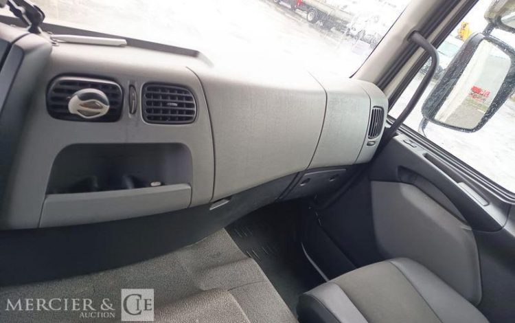 RENAULT D26 WIDE P6X2 BACHE AVEC HAYON DHOLLANDIA – PTAC 19 TONNES – DIESEL – ANNEE 2017 BLANC EP-942-ZH