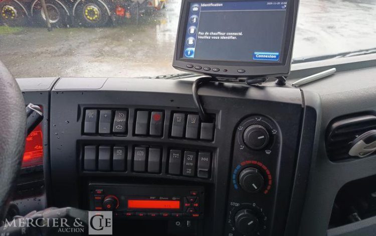 RENAULT D26 WIDE P6X2 BACHE AVEC HAYON DHOLLANDIA – PTAC 19 TONNES – DIESEL – ANNEE 2017 BLANC EP-942-ZH