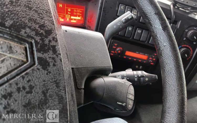 RENAULT D26 WIDE P6X2 BACHE AVEC HAYON DHOLLANDIA – PTAC 19 TONNES – DIESEL – ANNEE 2017 BLANC EP-942-ZH