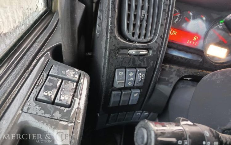 RENAULT D26 WIDE P6X2 BACHE AVEC HAYON DHOLLANDIA – PTAC 19 TONNES – DIESEL – ANNEE 2017 BLANC EP-942-ZH