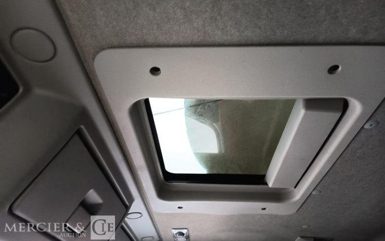 RENAULT D26 WIDE P6X2 BACHE AVEC HAYON DHOLLANDIA – PTAC 19 TONNES – DIESEL – ANNEE 2017 BLANC EP-942-ZH