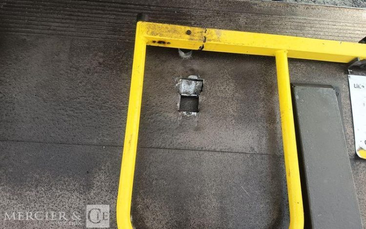 RENAULT D26 WIDE P6X2 BACHE AVEC HAYON DHOLLANDIA – PTAC 19 TONNES – DIESEL – ANNEE 2017 BLANC EP-942-ZH