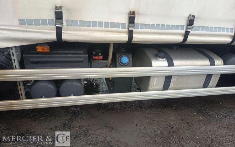 RENAULT D26 WIDE P6X2 BACHE AVEC HAYON DHOLLANDIA – PTAC 19 TONNES – DIESEL – ANNEE 2017 BLANC EP-942-ZH