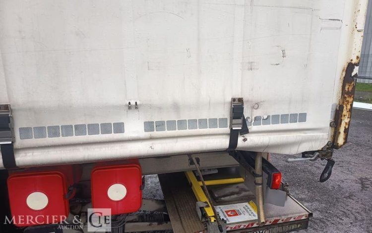 RENAULT D26 WIDE P6X2 BACHE AVEC HAYON DHOLLANDIA – PTAC 19 TONNES – DIESEL – ANNEE 2017 BLANC EP-942-ZH