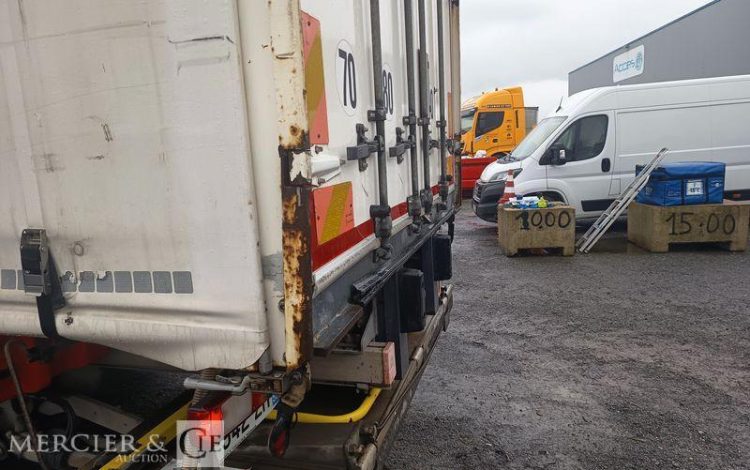 RENAULT D26 WIDE P6X2 BACHE AVEC HAYON DHOLLANDIA – PTAC 19 TONNES – DIESEL – ANNEE 2017 BLANC EP-942-ZH