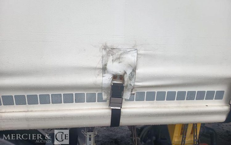 RENAULT D26 WIDE P6X2 BACHE AVEC HAYON DHOLLANDIA – PTAC 19 TONNES – DIESEL – ANNEE 2017 BLANC EP-942-ZH