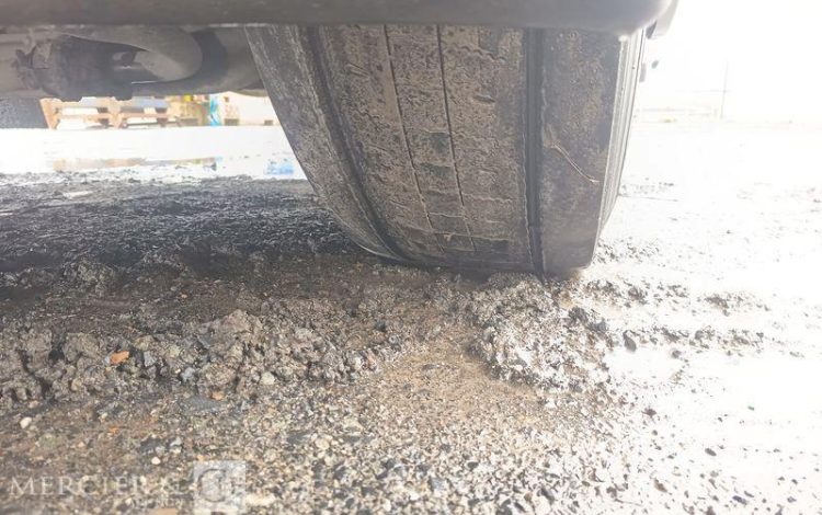 RENAULT D26 WIDE P6X2 BACHE AVEC HAYON DHOLLANDIA – PTAC 19 TONNES – DIESEL – ANNEE 2017 BLANC EP-942-ZH