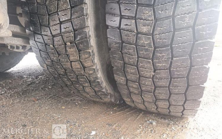 RENAULT D26 WIDE P6X2 BACHE AVEC HAYON DHOLLANDIA – PTAC 19 TONNES – DIESEL – ANNEE 2017 BLANC EP-942-ZH