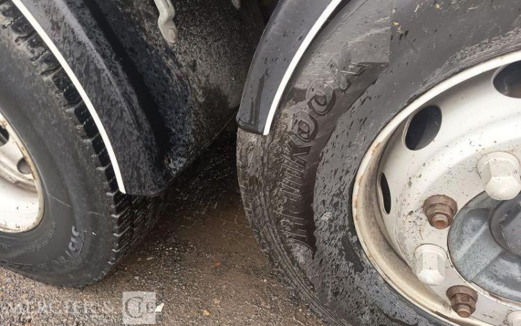 RENAULT D26 WIDE P6X2 BACHE AVEC HAYON DHOLLANDIA – PTAC 19 TONNES – DIESEL – ANNEE 2017 BLANC EP-942-ZH