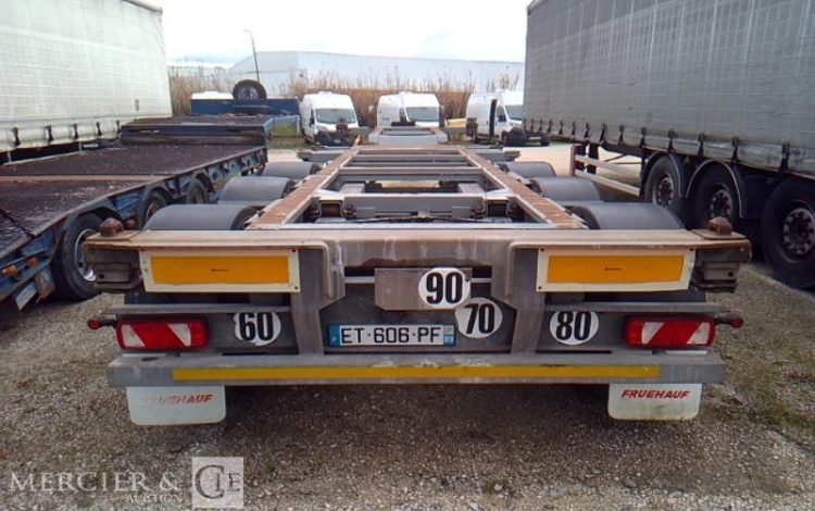 FRUEHAUF SEMI REMORQUE PORTE CONTAINER 3 ESSIEUX PTAC 38T GRIS ET-606-PF