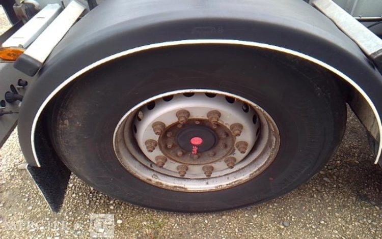 FRUEHAUF SEMI REMORQUE PORTE CONTAINER 3 ESSIEUX PTAC 38T GRIS ET-606-PF