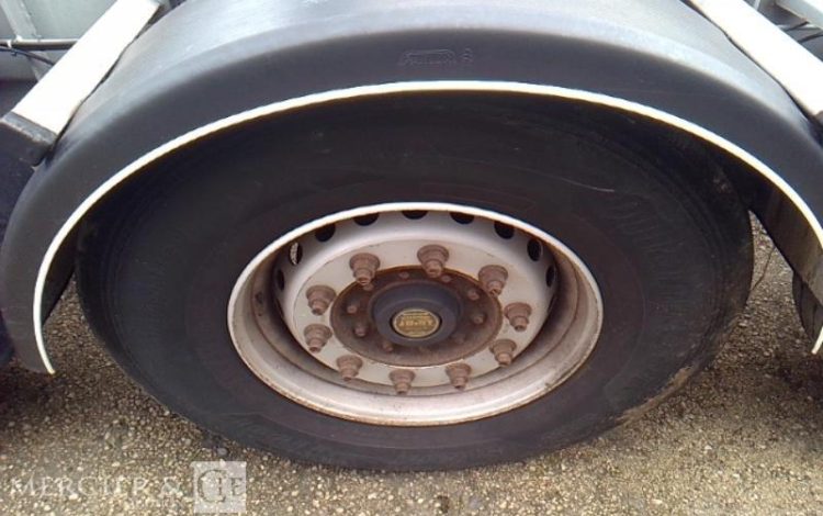 FRUEHAUF SEMI REMORQUE PORTE CONTAINER 3 ESSIEUX PTAC 38T GRIS ET-606-PF