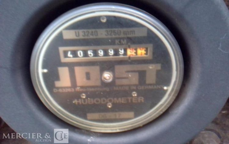 FRUEHAUF SEMI REMORQUE PORTE CONTAINER 3 ESSIEUX PTAC 38T GRIS ET-606-PF