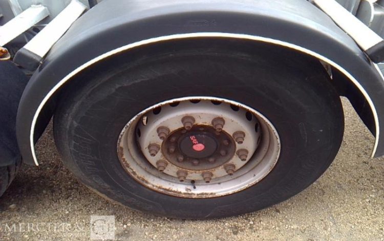 FRUEHAUF SEMI REMORQUE PORTE CONTAINER 3 ESSIEUX PTAC 38T GRIS ET-606-PF