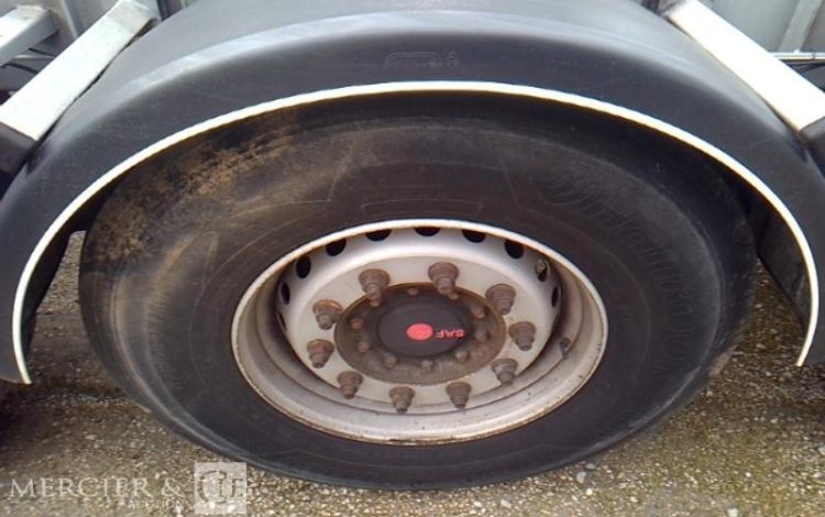 FRUEHAUF SEMI REMORQUE PORTE CONTAINER 3 ESSIEUX PTAC 38T GRIS ET-606-PF