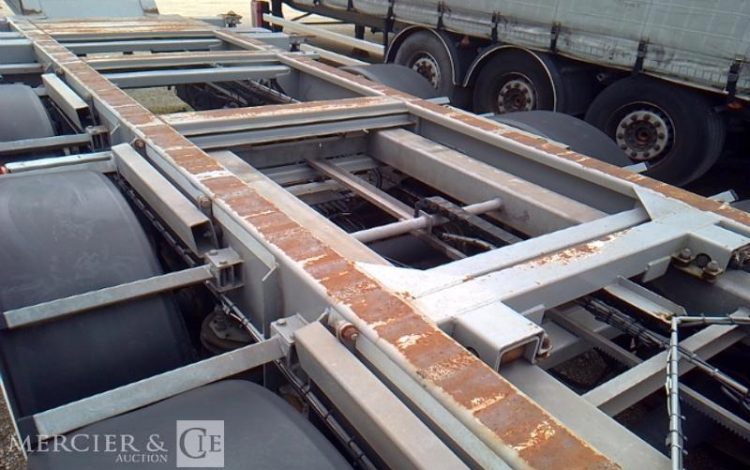 FRUEHAUF SEMI REMORQUE PORTE CONTAINER 3 ESSIEUX PTAC 38T GRIS ET-606-PF