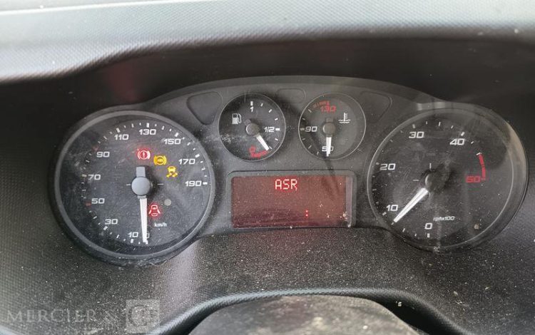 IVECO DAILY VI 35C16 2,3 D 16V 156 CV – DIESEL – 147202 KMS – ANNEE 2018 BLANC EV-123-NF