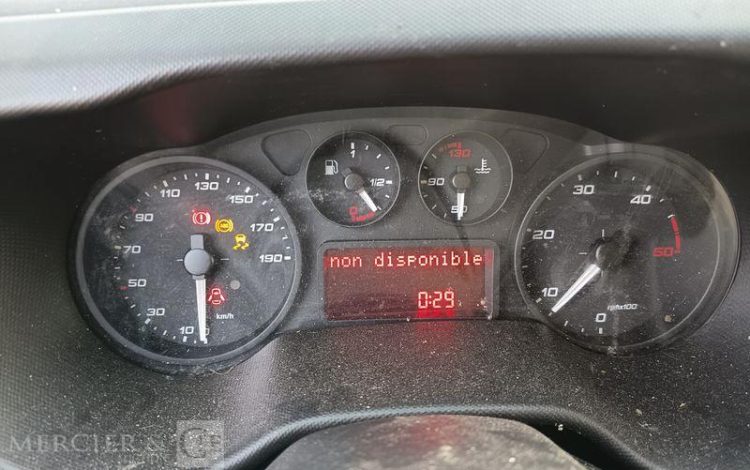 IVECO DAILY VI 35C16 2,3 D 16V 156 CV – DIESEL – 147202 KMS – ANNEE 2018 BLANC EV-123-NF