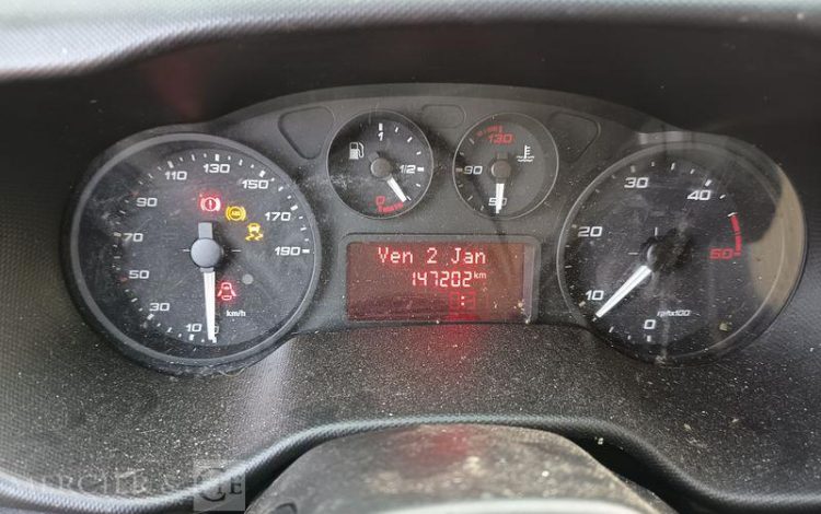 IVECO DAILY VI 35C16 2,3 D 16V 156 CV – DIESEL – 147202 KMS – ANNEE 2018 BLANC EV-123-NF