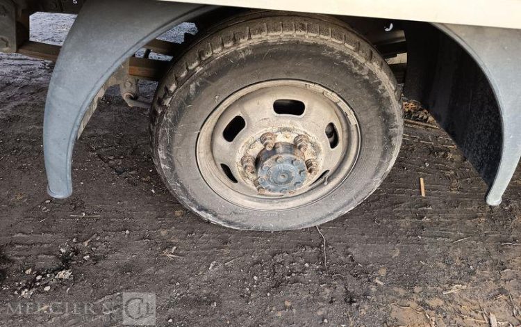 IVECO DAILY VI 35C16 2,3 D 16V 156 CV – DIESEL – 147202 KMS – ANNEE 2018 BLANC EV-123-NF