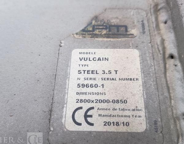 IVECO DAILY 35C12 BENNE AVEC COFFRE ACIER DIESEL – 170180 KMS – ANNEE 2018 ROUGE EW-714-HP