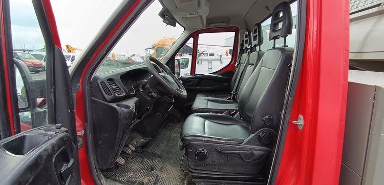 IVECO DAILY 35C12 BENNE AVEC COFFRE ACIER DIESEL – 170180 KMS – ANNEE 2018 ROUGE EW-714-HP