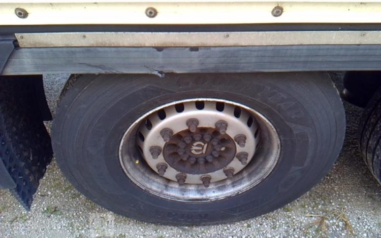 KRONE SEMI REMORQUE HAYON 3 ESSIEUX  FB-110-BQ