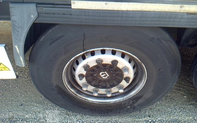 KRONE SEMI REMORQUE HAYON 3 ESSIEUX  FB-110-BQ