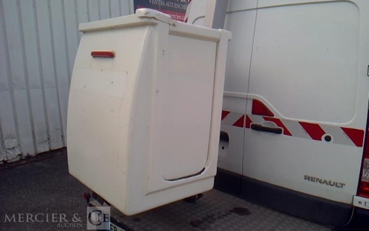 RENAULT MASTER NACELLE SUR VL KLUBB K32 12M 1462H BLANC FB-677-TN