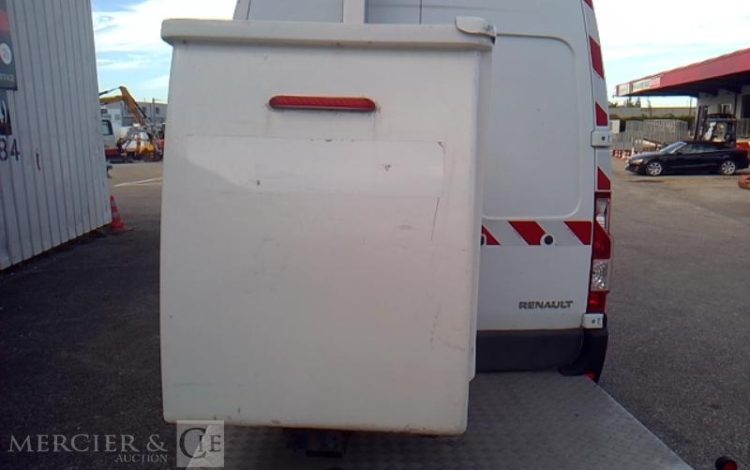 RENAULT MASTER NACELLE SUR VL KLUBB K32 12M 1462H BLANC FB-677-TN