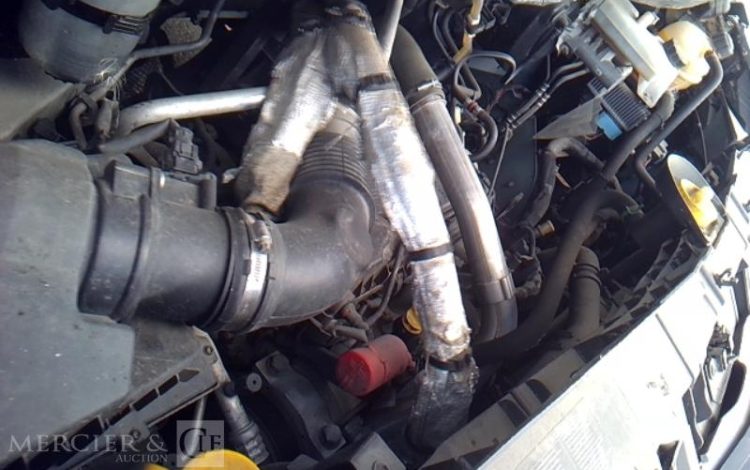 RENAULT MASTER NACELLE SUR VL KLUBB K32 12M 1462H BLANC FB-677-TN