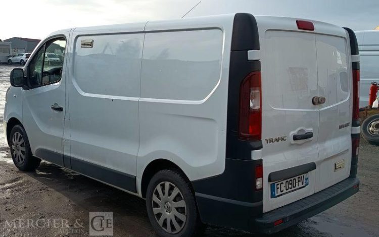 RENAULT TRAFIC III Fourgon L1H1 1000 1.6 dCi 16V Energy 125 cv – DIESEL – ANNEE 2018 BLANC FC-090-PV