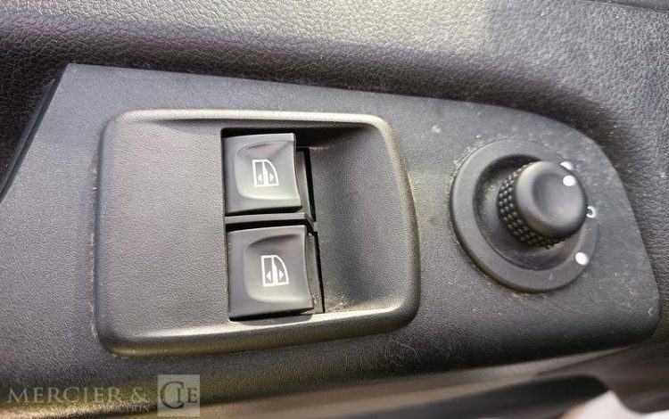 RENAULT TRAFIC III Fourgon L1H1 1000 1.6 dCi 16V Energy 125 cv – DIESEL – ANNEE 2018 BLANC FC-090-PV