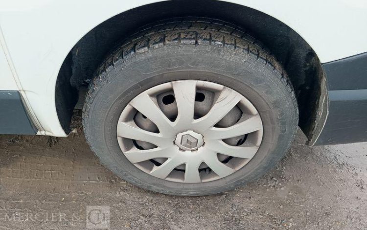 RENAULT TRAFIC III Fourgon L1H1 1000 1.6 dCi 16V Energy 125 cv – DIESEL – ANNEE 2018 BLANC FC-090-PV