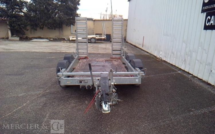 HUBIERE REMORQUE PORTE ENGIN 2 ESSIEUX PTAC 2T5 ALU FD-703-QG