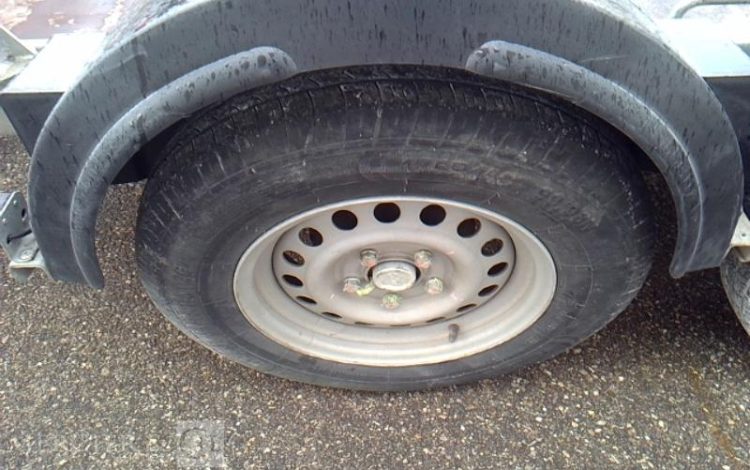 HUBIERE REMORQUE PORTE ENGIN 2 ESSIEUX PTAC 2T5 ALU FD-703-QG