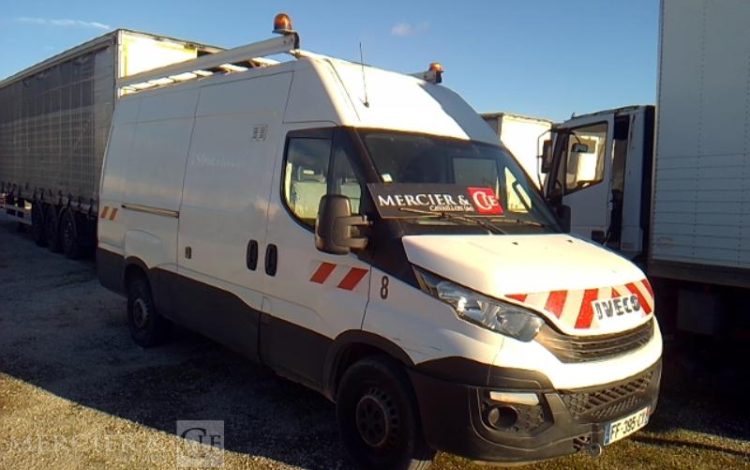 IVECO 35-140 FOURGON BLANC FF-395-CY
