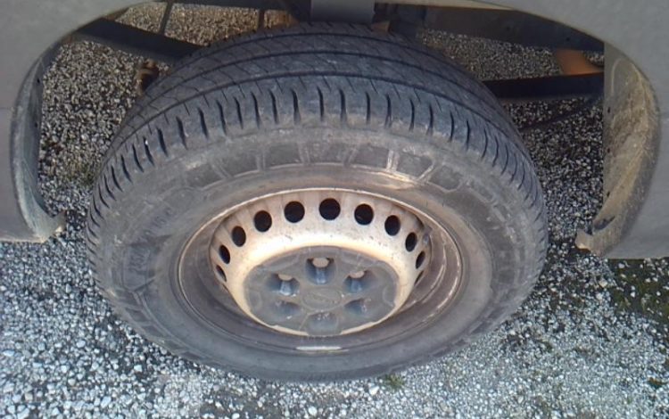 IVECO 35-140 FOURGON BLANC FF-395-CY