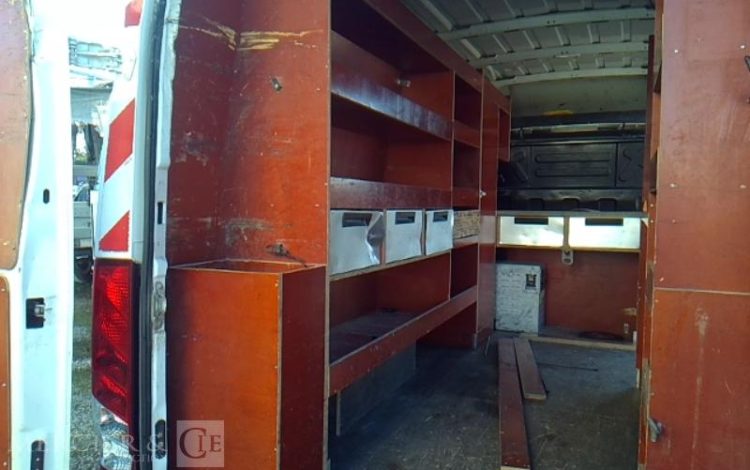 IVECO 35-140 FOURGON BLANC FF-395-CY