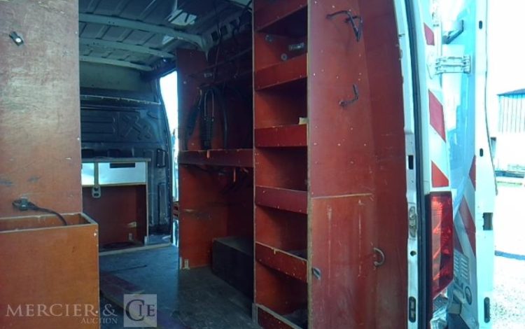 IVECO 35-140 FOURGON BLANC FF-395-CY