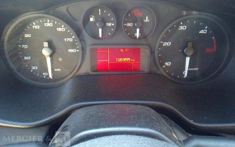 IVECO 35-140 FOURGON BLANC FF-395-CY