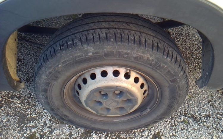 IVECO 35-140 FOURGON BLANC FF-395-CY