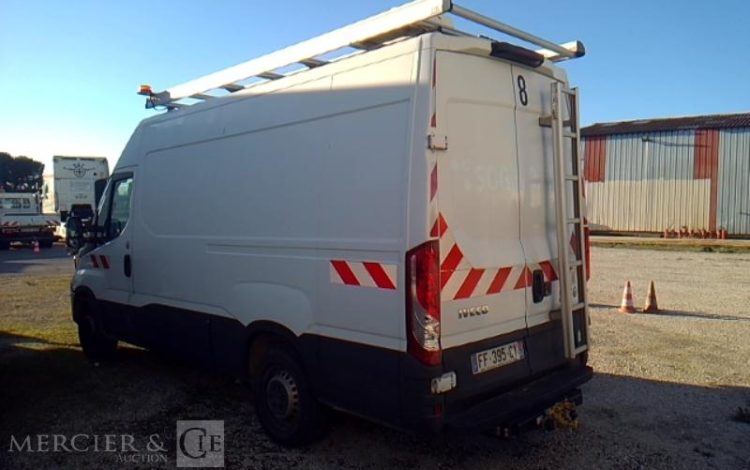 IVECO 35-140 FOURGON BLANC FF-395-CY