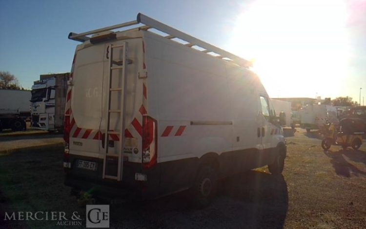 IVECO 35-140 FOURGON BLANC FF-395-CY